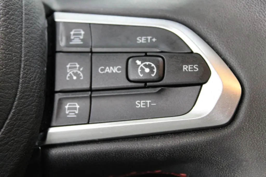 2025 Jeep Compass - $21,688