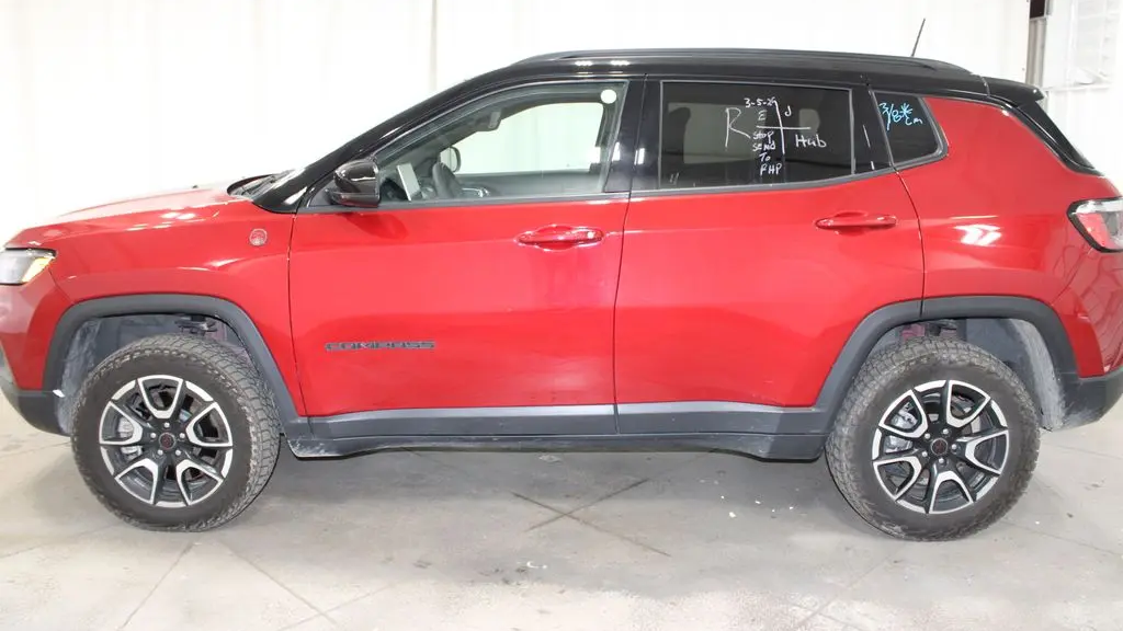 2025 Jeep Compass Trailhawk