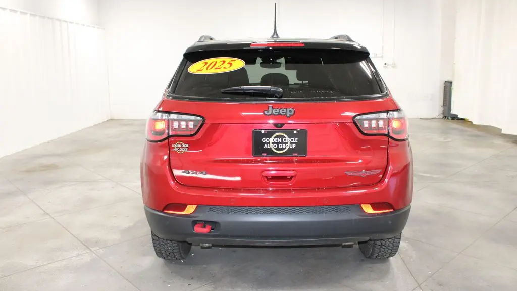 2025 Jeep Compass Trailhawk