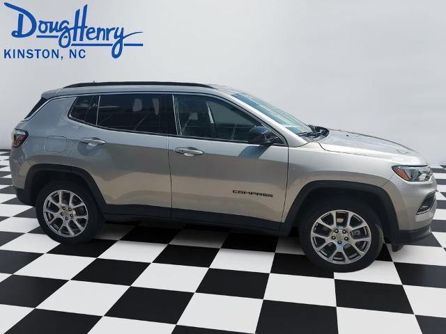 2022 Jeep Compass - $22,777
