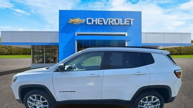 2022 Jeep Compass Latitude Lux