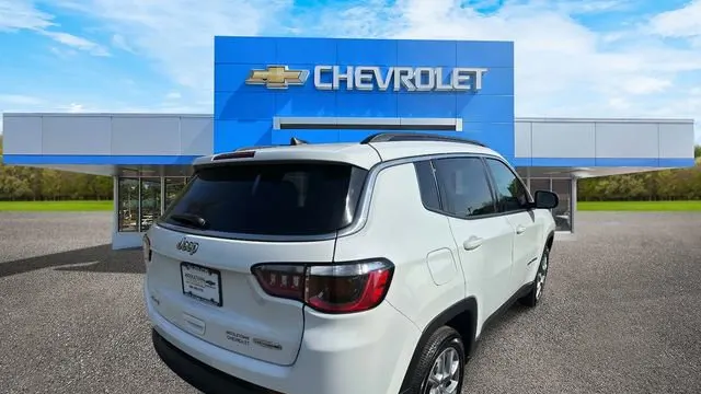 2022 Jeep Compass Latitude Lux