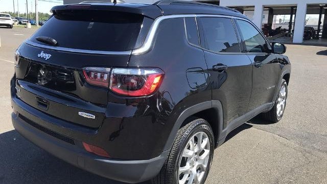 2022 Jeep Compass Latitude Lux