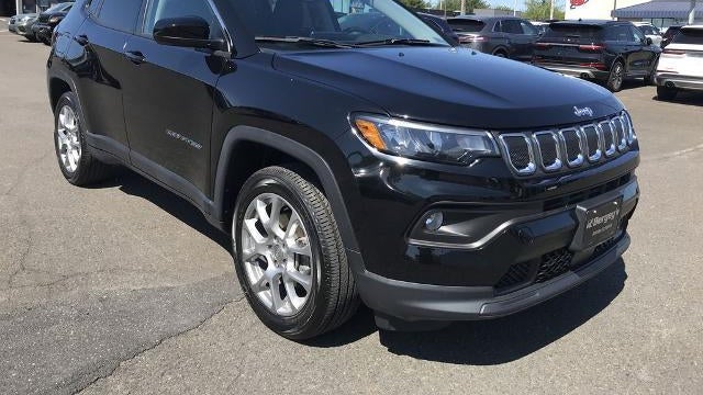 2022 Jeep Compass Latitude Lux