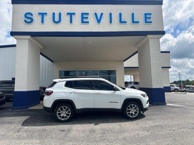 Photo of a 2022 Jeep Compass 4X4 Latitude LUX 4DR SUV for sale