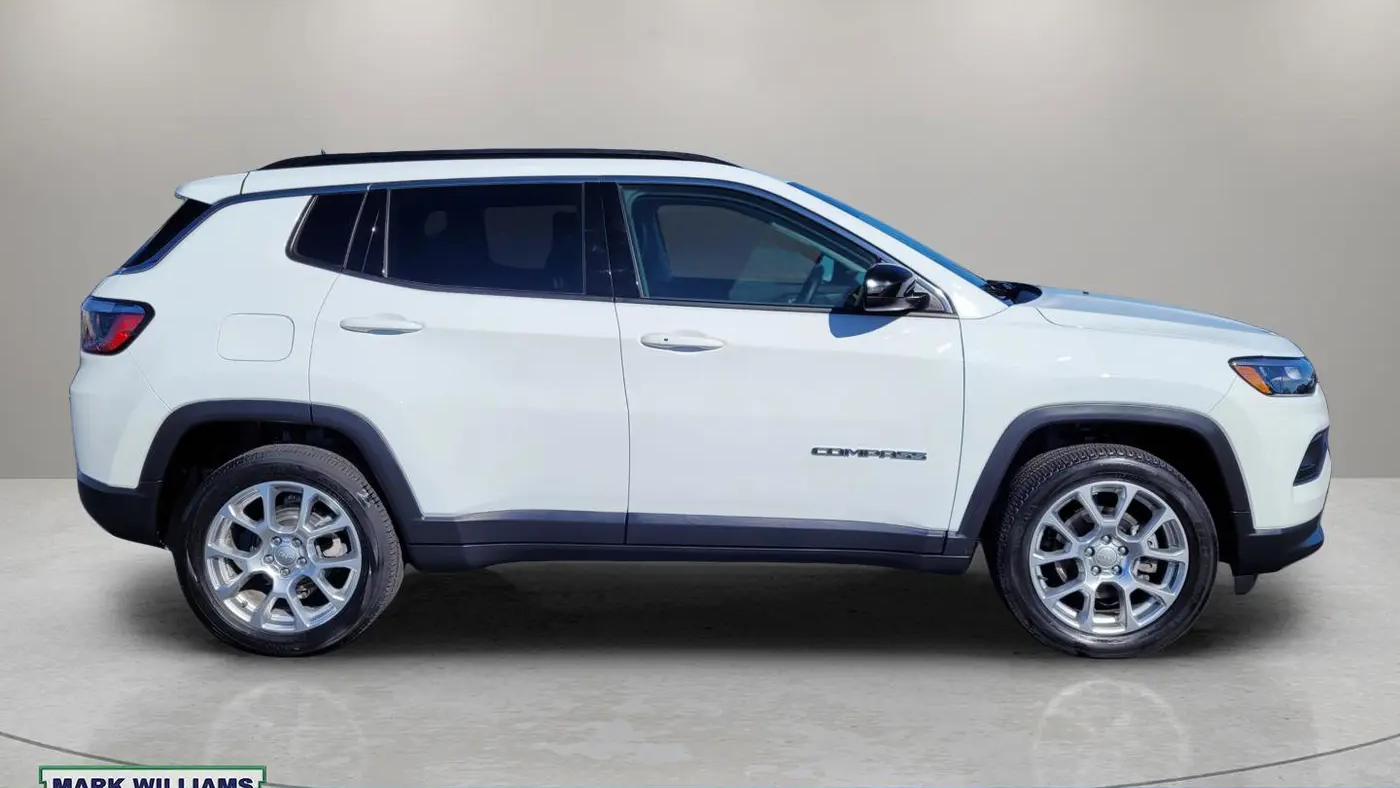 2022 Jeep Compass Latitude Lux
