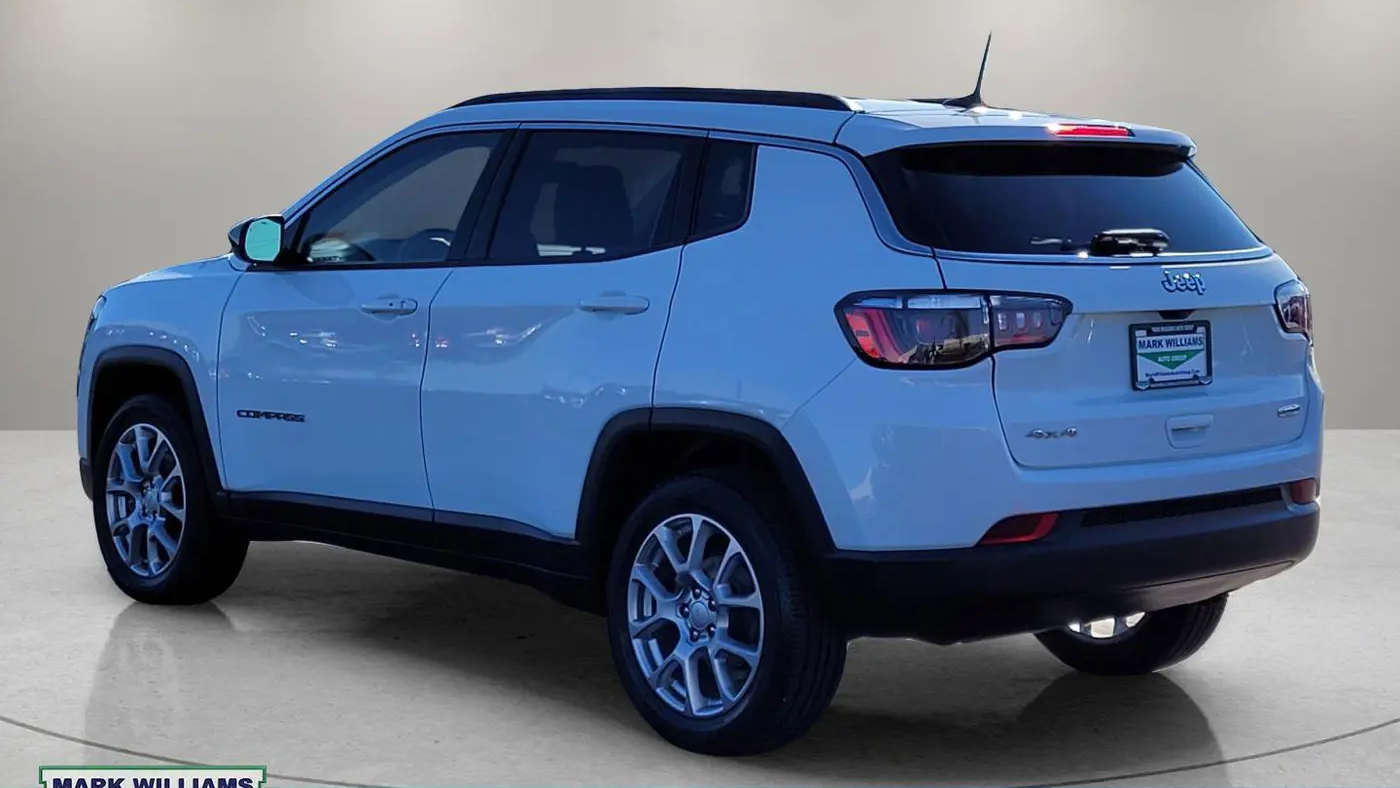 2022 Jeep Compass Latitude Lux