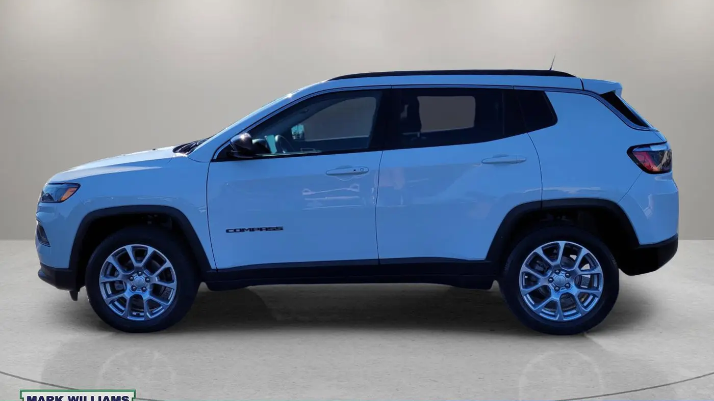 2022 Jeep Compass Latitude Lux