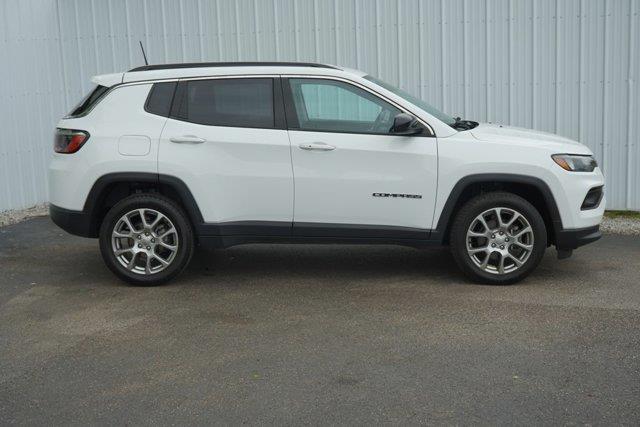 2022 Jeep Compass - $17,000
