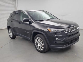 2022 Jeep Compass with Diamond Black Crystal Pearlcoat Exterior