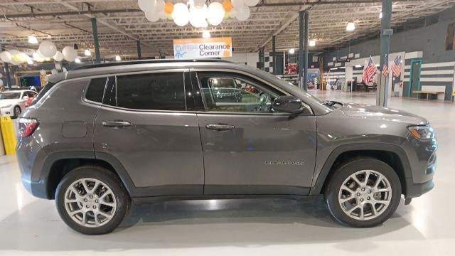 2022 Jeep Compass Latitude Lux