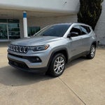 2022 Compass Thumbnail 7