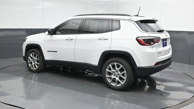 2022 Jeep Compass Latitude Lux