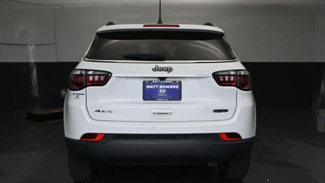 2022 Jeep Compass Latitude Lux