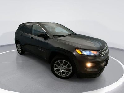 2022 Jeep Compass 4X4 Latitude LUX 4DR SUV