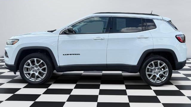 2022 Jeep Compass Latitude Lux