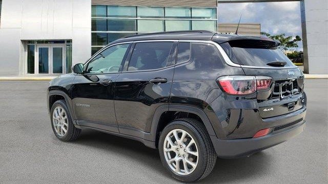 2023 Jeep Compass Latitude Lux