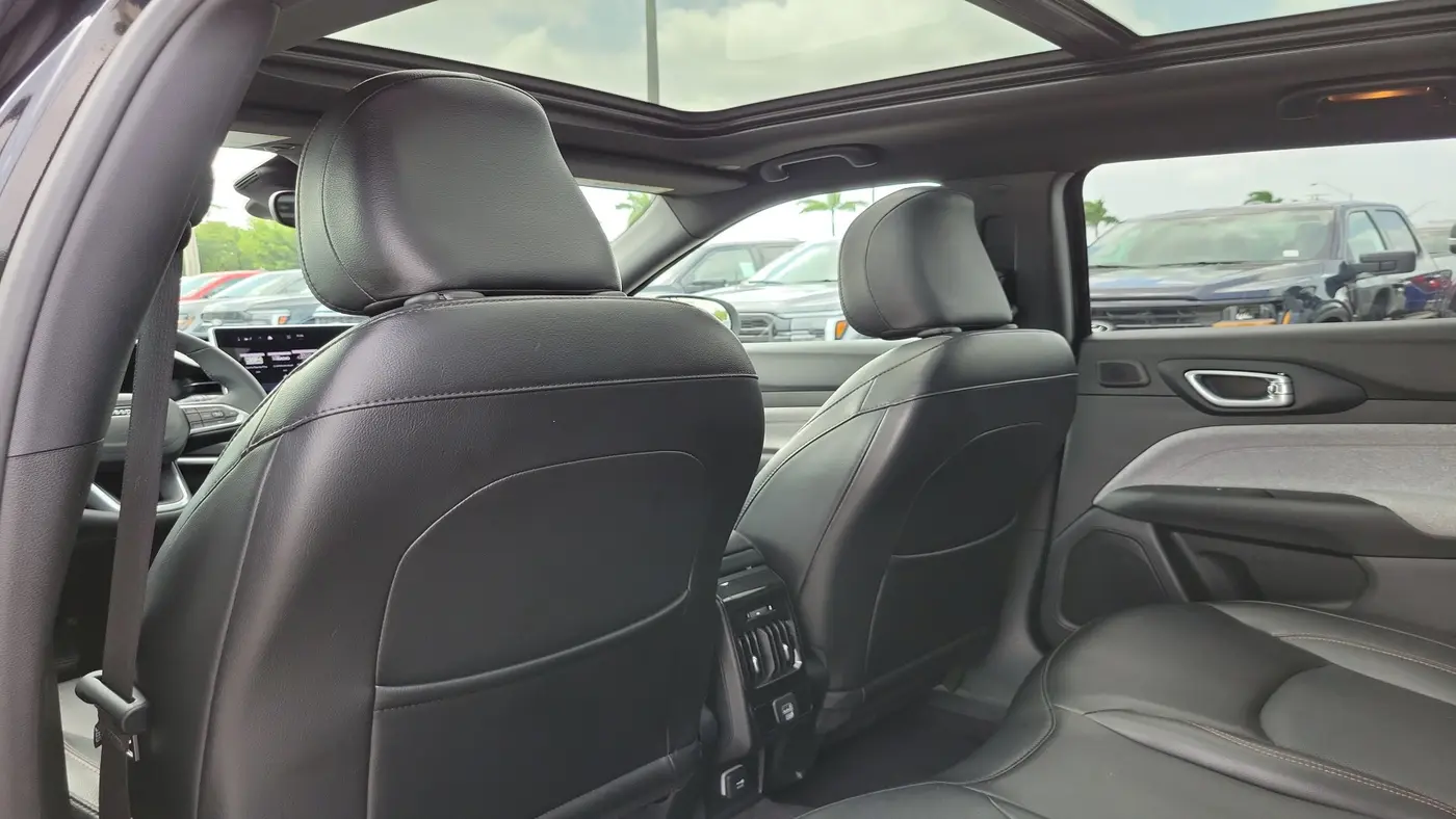 2023 Jeep Compass - $17,880