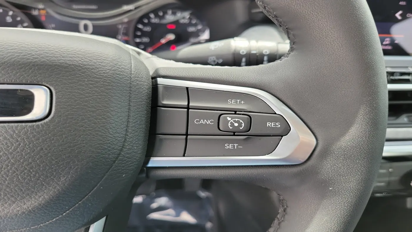 2023 Jeep Compass - $17,880