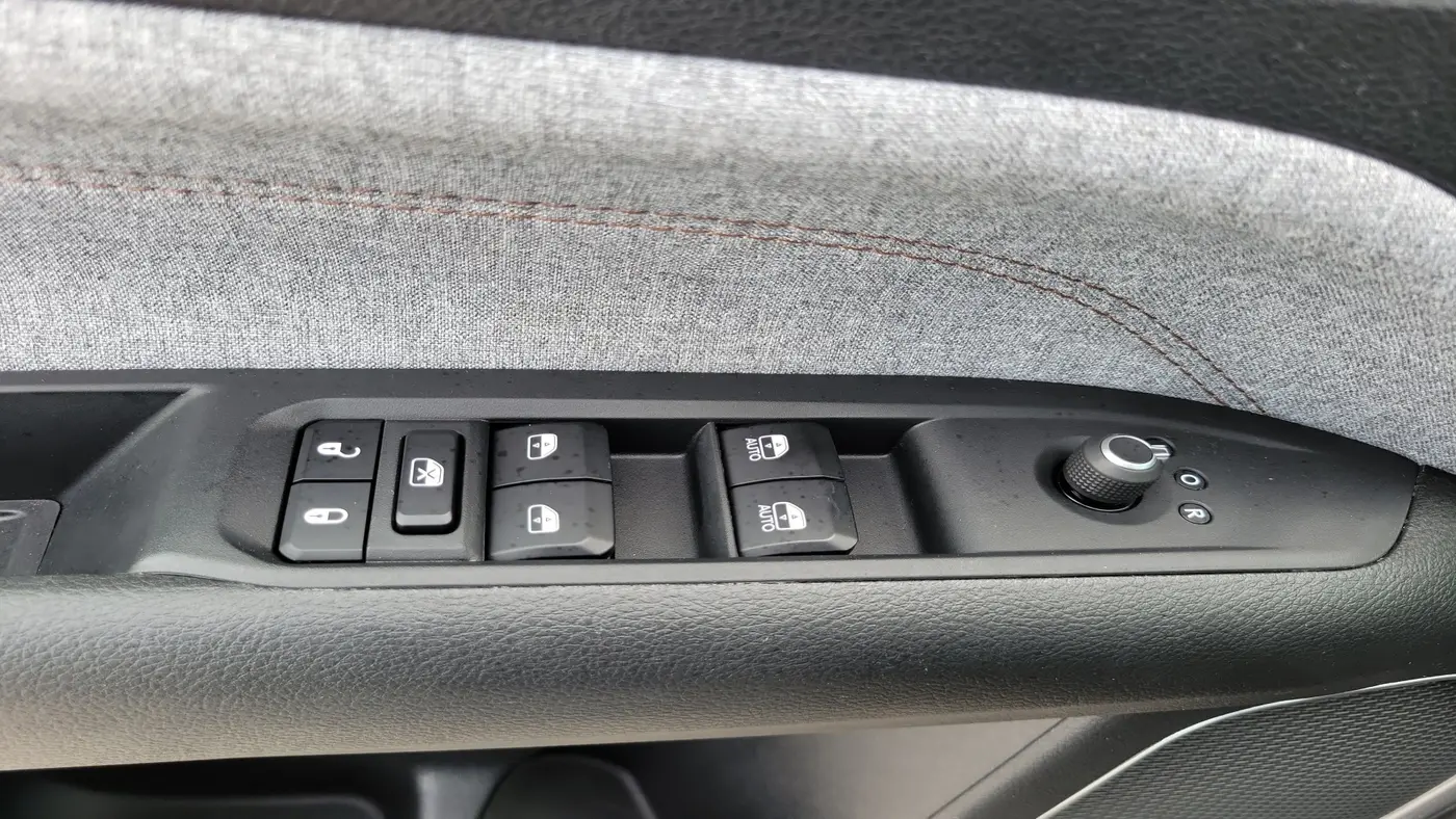 2023 Jeep Compass - $17,880