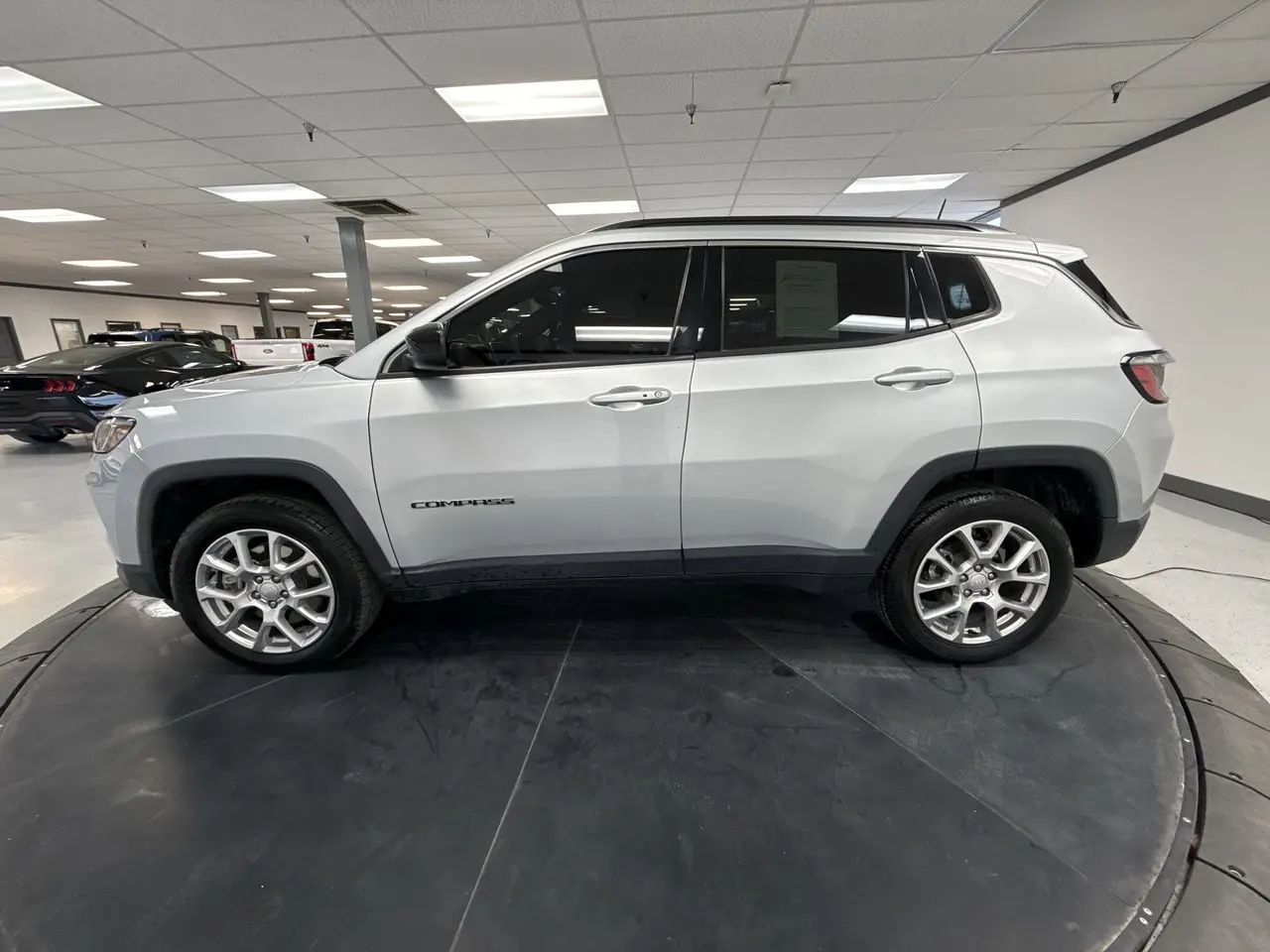 2024 Jeep Compass - $21,924
