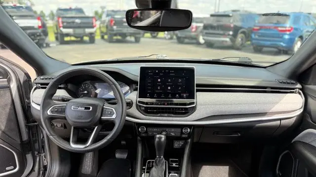 2023 Jeep Compass Latitude Lux