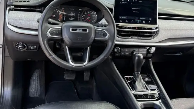 2023 Jeep Compass Latitude Lux
