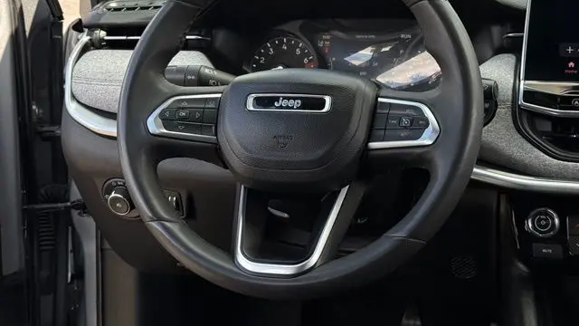 2023 Jeep Compass Latitude Lux