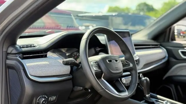 2023 Jeep Compass Latitude Lux