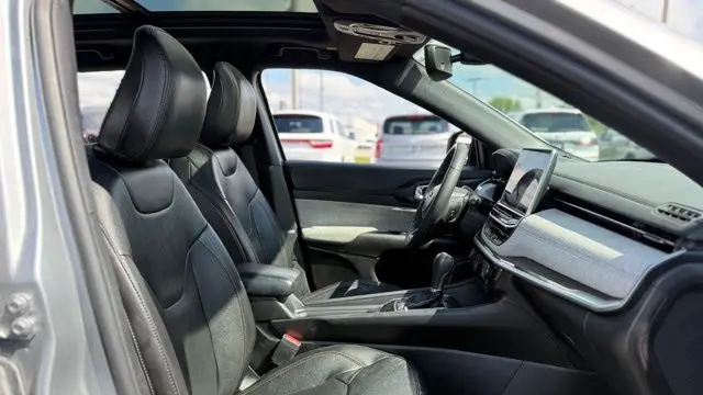 2023 Jeep Compass Latitude Lux