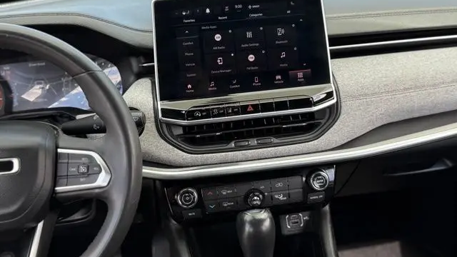 2023 Jeep Compass Latitude Lux