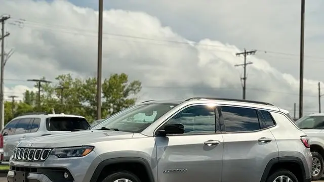 2023 Jeep Compass Latitude Lux