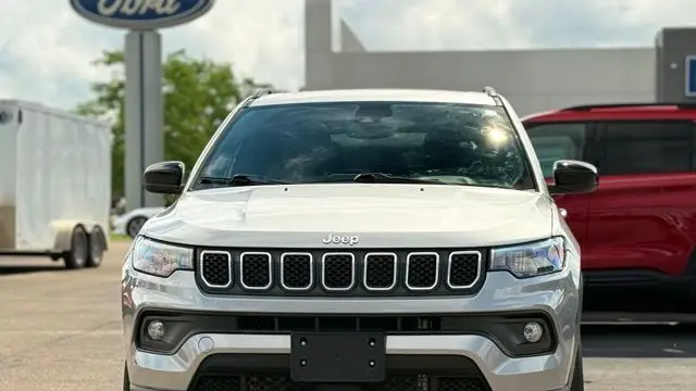 2023 Jeep Compass Latitude Lux