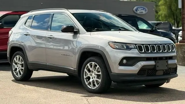 2023 Jeep Compass Latitude Lux