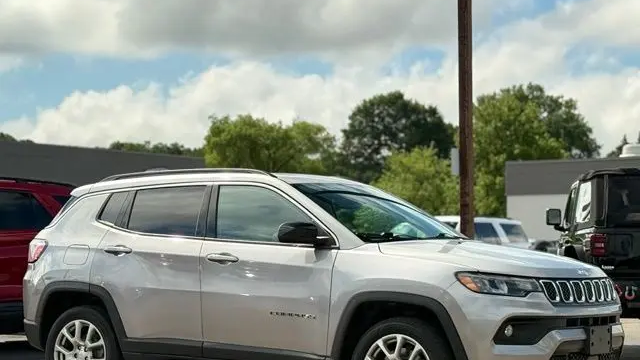 2023 Jeep Compass Latitude Lux