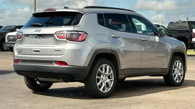 2023 Jeep Compass Latitude Lux