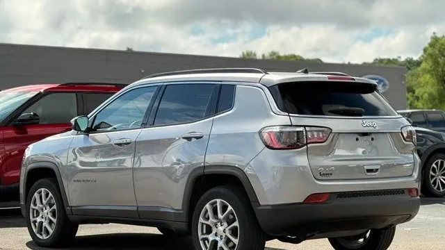 2023 Jeep Compass Latitude Lux