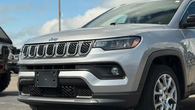 2023 Jeep Compass Latitude Lux