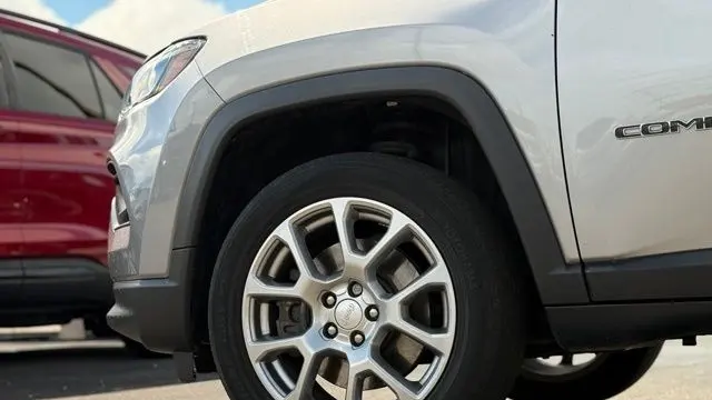 2023 Jeep Compass Latitude Lux