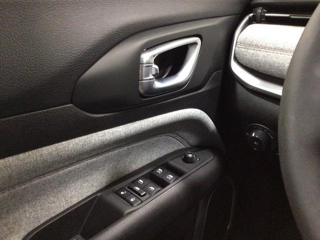 2023 Jeep Compass - $22,993