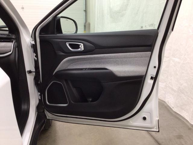 2023 Jeep Compass - $22,993