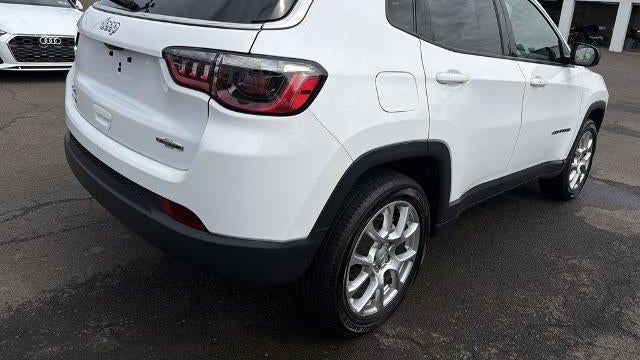 2023 Jeep Compass Latitude Lux