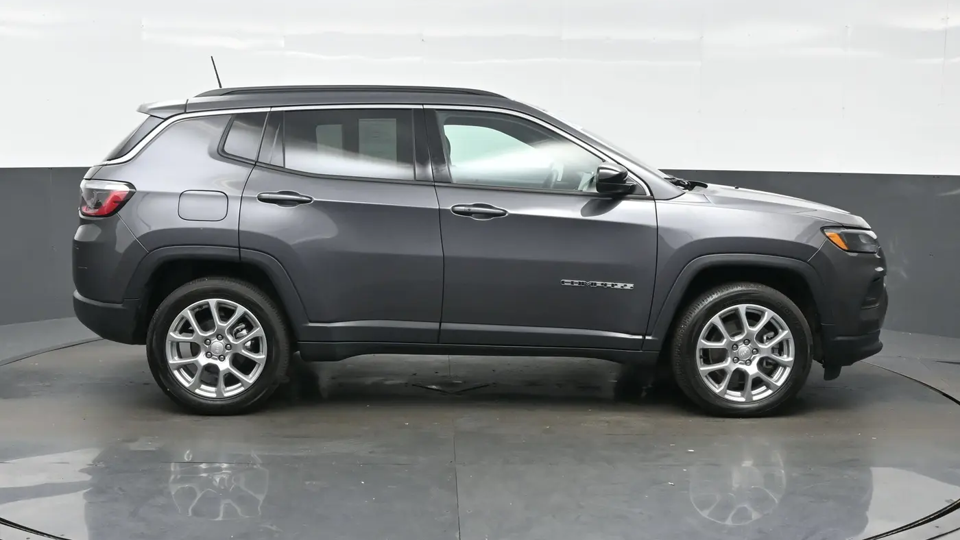2024 Jeep Compass Latitude Lux