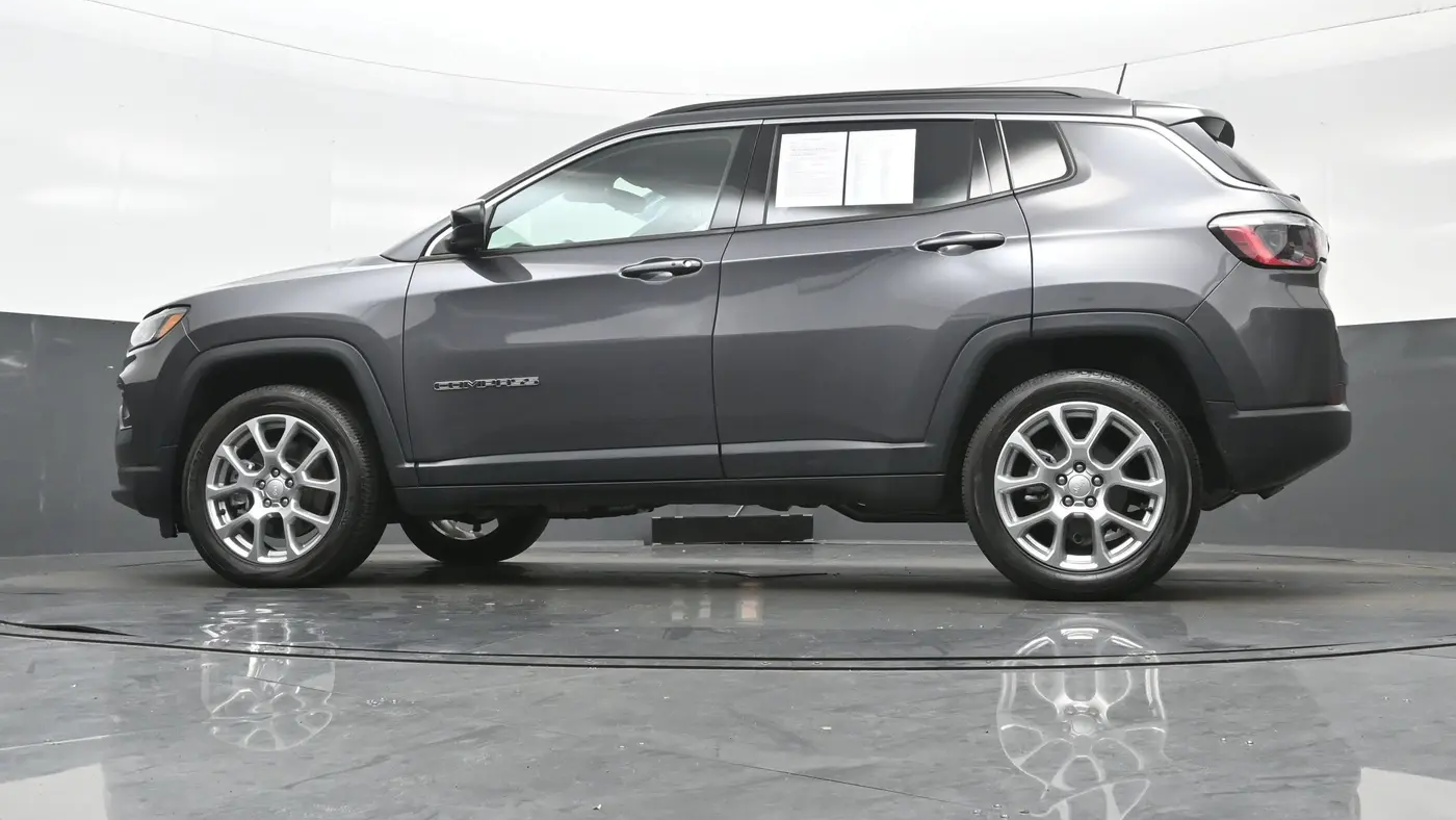2024 Jeep Compass Latitude Lux