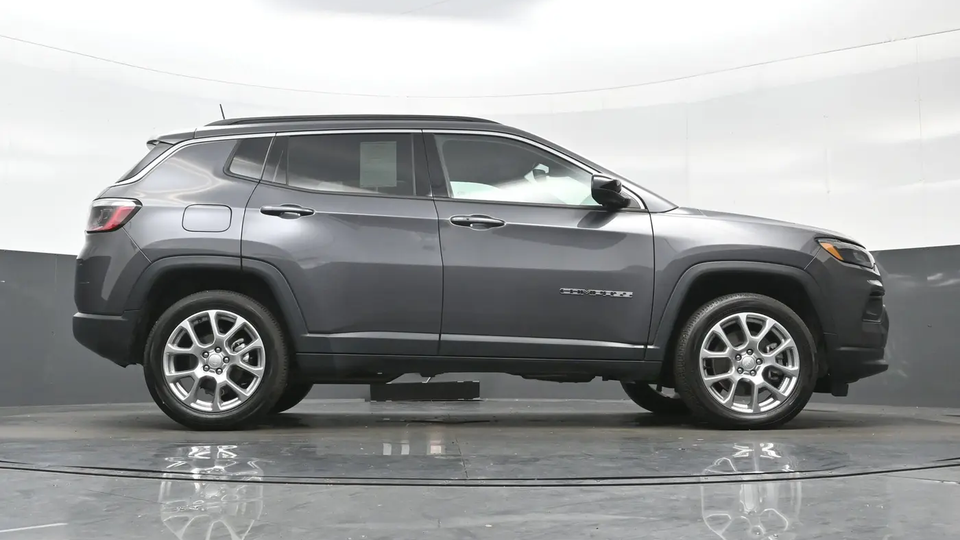 2024 Jeep Compass Latitude Lux