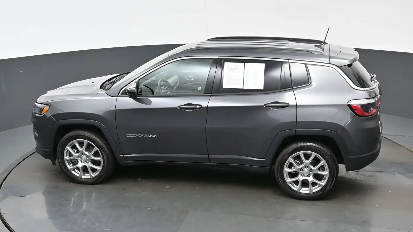 2024 Jeep Compass Latitude Lux