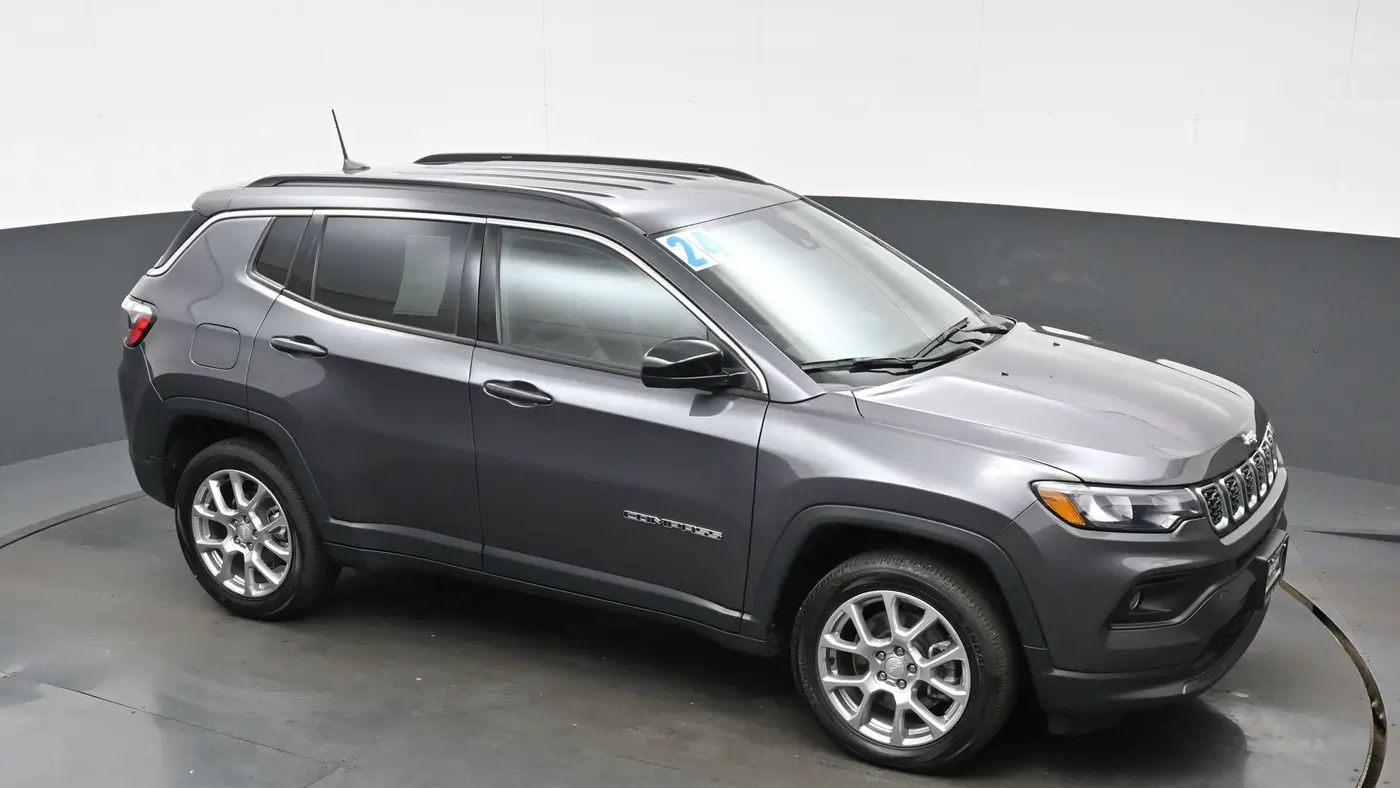 2024 Jeep Compass Latitude Lux