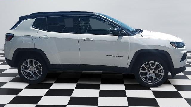 2023 Jeep Compass Latitude Lux