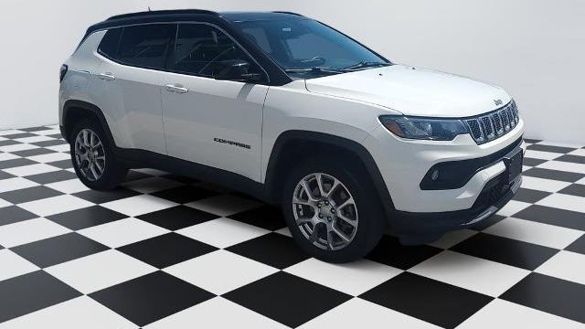 2023 Jeep Compass Latitude Lux