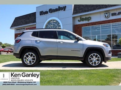 2023 Jeep Compass 4X4 Latitude LUX 4DR SUV